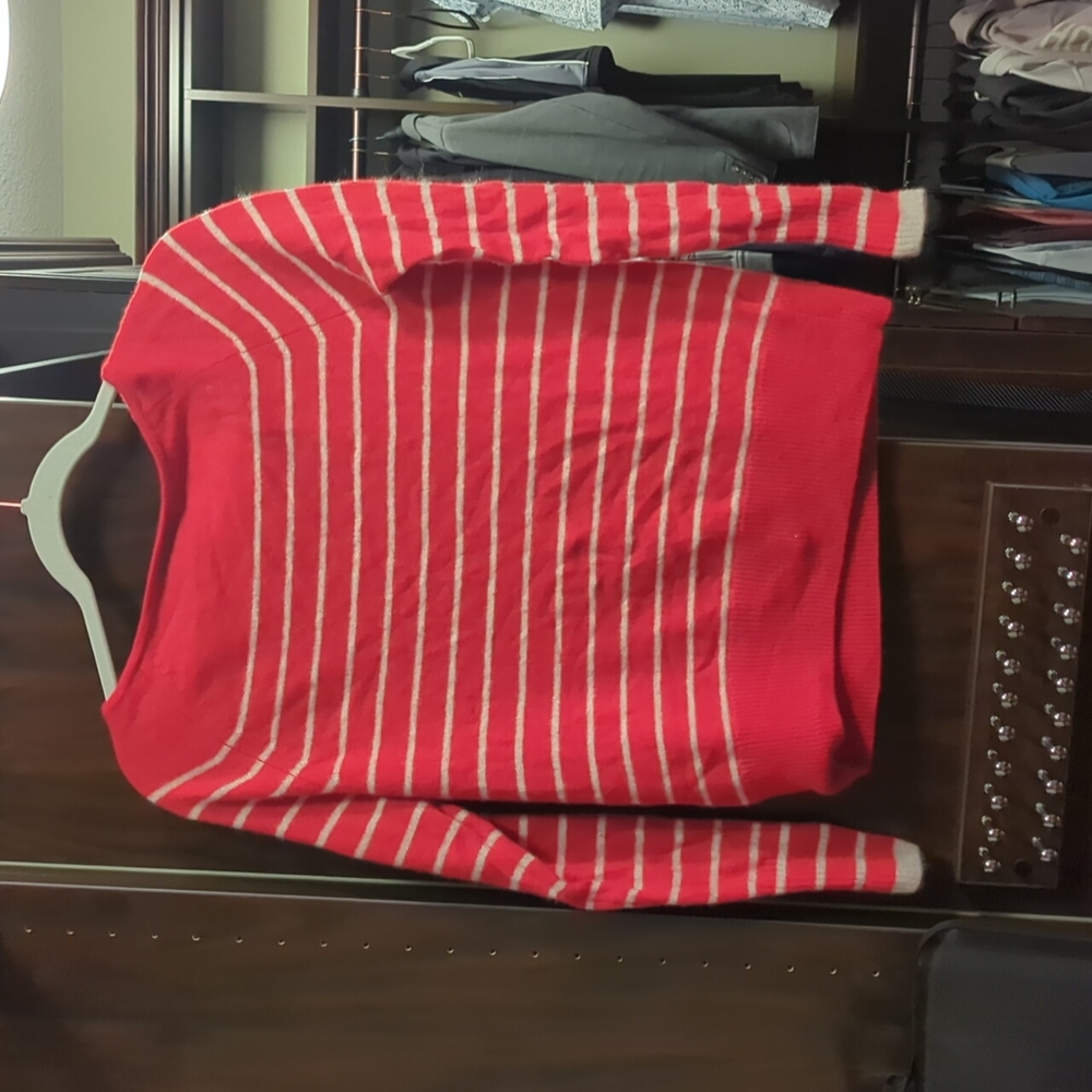 XS vineyard Vines cashmere sweater, red with white stripes